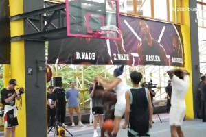 韦德儿子 扎伊尔韦德还是很能飞的，飞身暴扣点燃全场